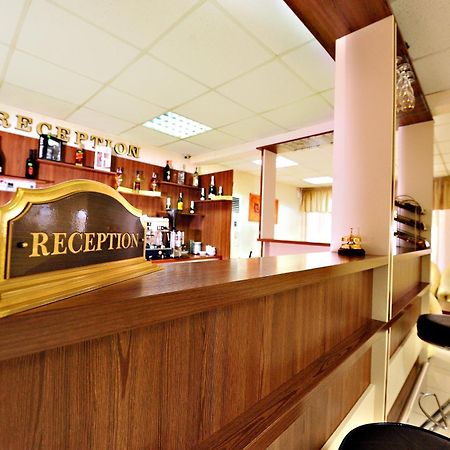 Motel Confort Floresti  Bagian luar foto