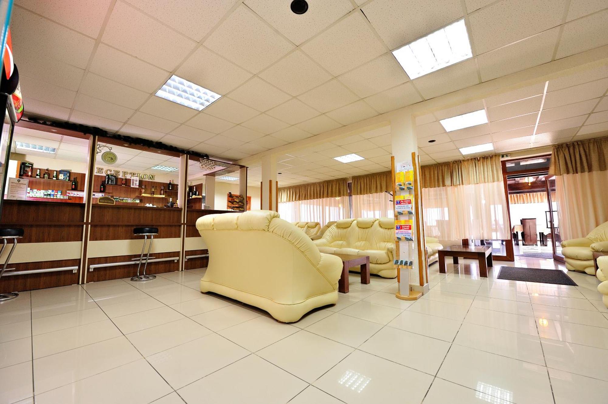 Motel Confort Floresti  Bagian luar foto